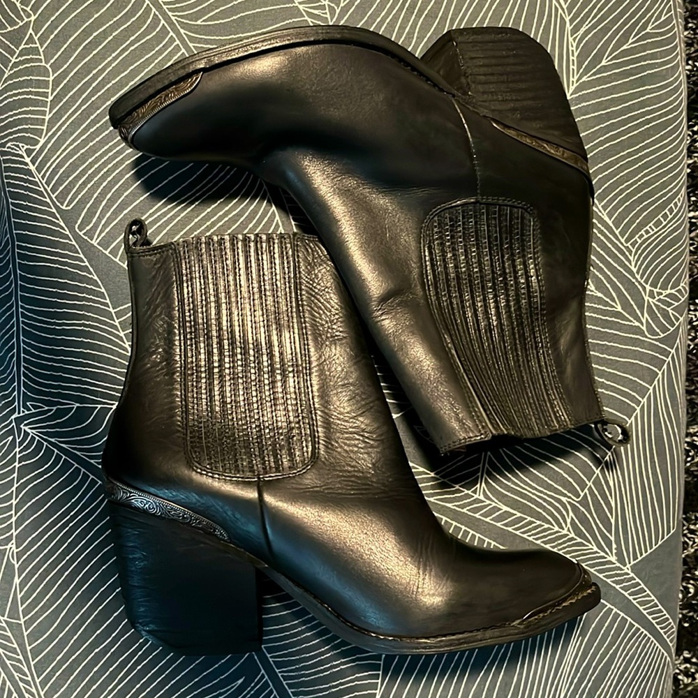 ⚜️Ibiza Last Jeffrey Campbell Boots with silver accents